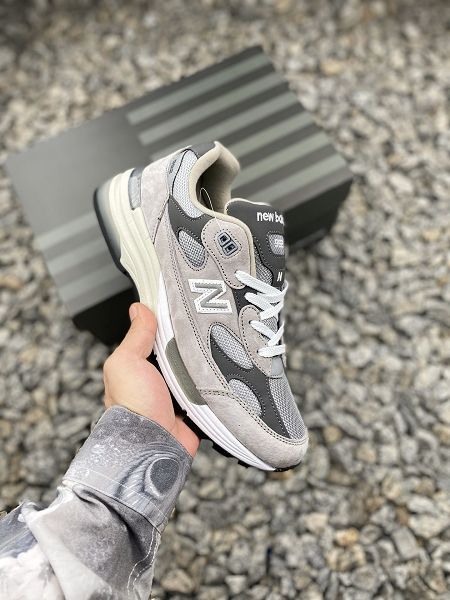 New Balance M992系列 2020新款 美產血統復古老爹男女跑步鞋