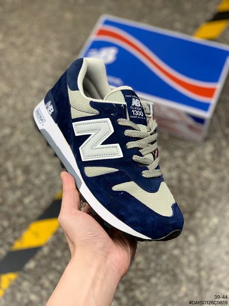 New Balance NB1300系列 2022新款 豬八革網面複古男款運動跑鞋