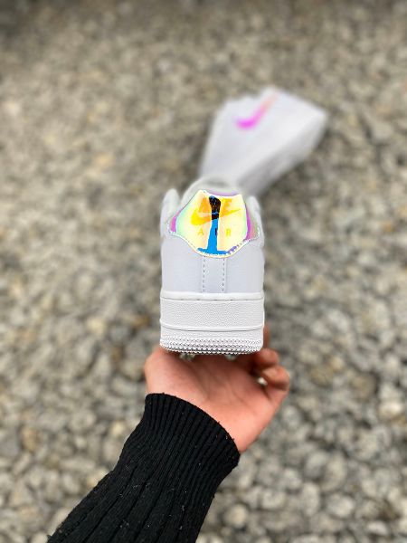 Nike Air Force 1 Low Iridescent Pixel 2021新款 彩虹像素白情侶款休閒板鞋 帶半碼