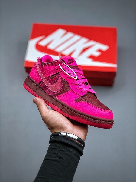 Nike Wmne SB Dunk Low GS 2022新款 扣籃系列玫粉情人節蕾絲女款滑板鞋